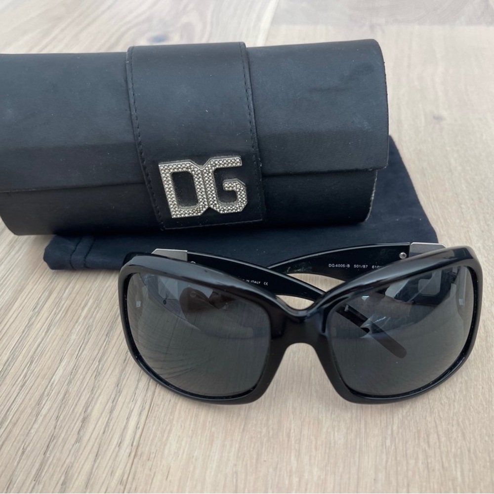 D & G glasses